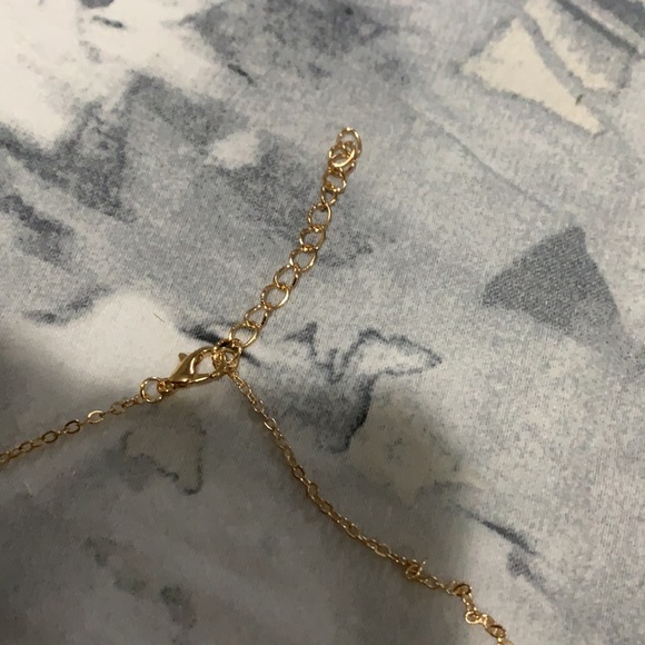 Gold toned necklace - Picture 3 of 3